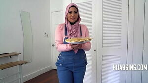 Chubby Girl In Hijab Offers Her Virginity On A Platter - POV