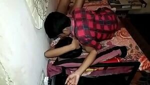 देसी प्रिया सेक्स घर पर अकेले