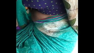 torrid Telugu aunty displaying boob's in auto