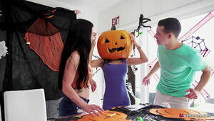 Stepmom's Head Stucked In Halloween Pumpkin, Stepson Helps With His Huge Dick! - Tia Cyrus, Johnny