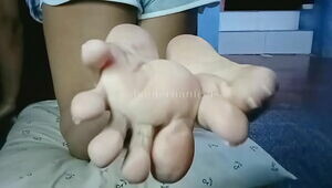 How Many Geysers of Jizz Would You Brim Out Onto My Ginormous Filipina Soles?