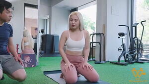 Japanese Yoga instructor's rosy coochie squirts- Psychoporn è‰²æŽ§