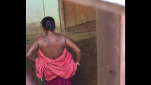 Desi village kinky bhabhi bare tub demonstrate caught by voyeur